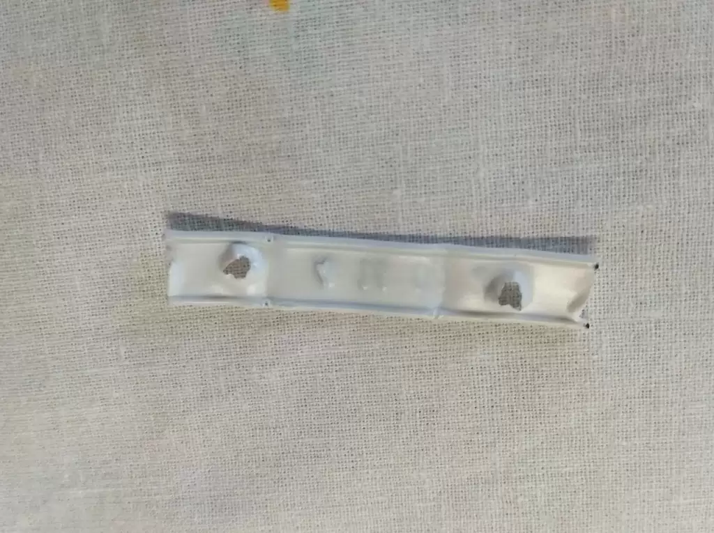 Рис. 3 Делаем отверстия в скобке