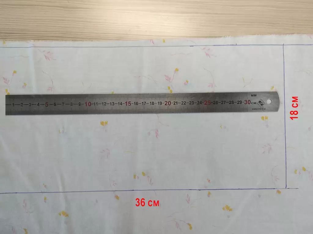 Рис. 6. Размечаем ткань